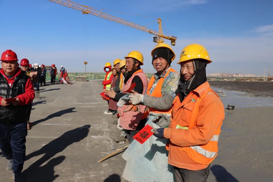 领跑中国制造新日天津智能化工厂封顶大吉