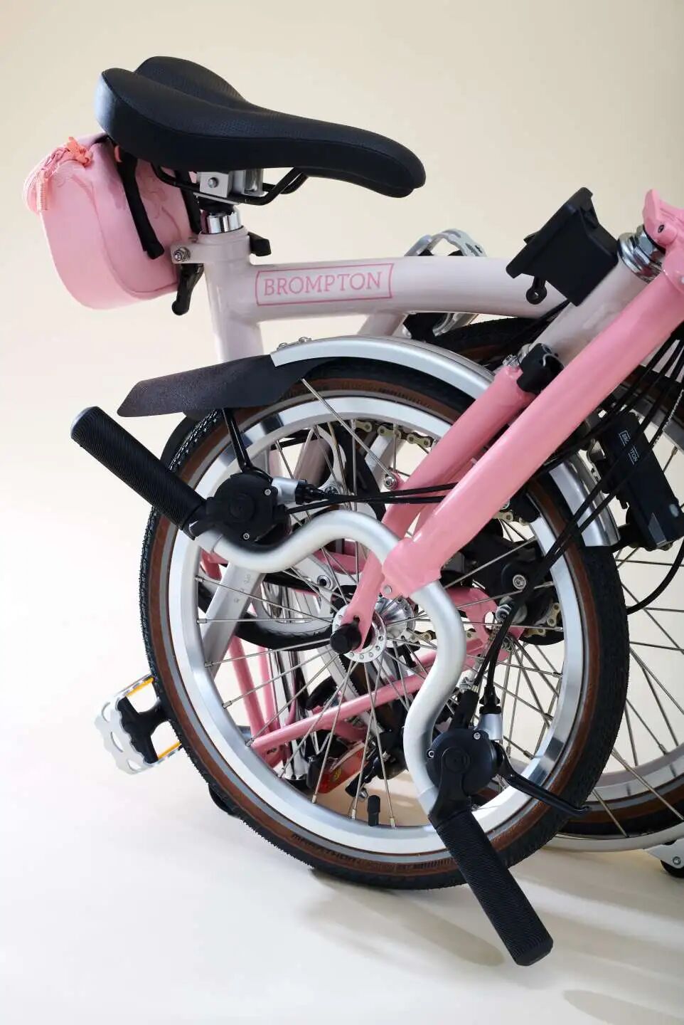 [2024-02-29]BROMPTON推出限定樱花粉骑它去赏花