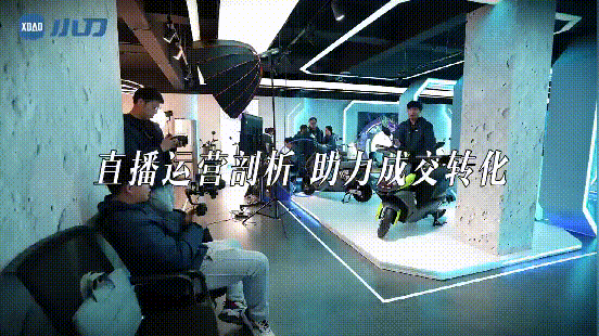 线上人气开播线下热闹提车