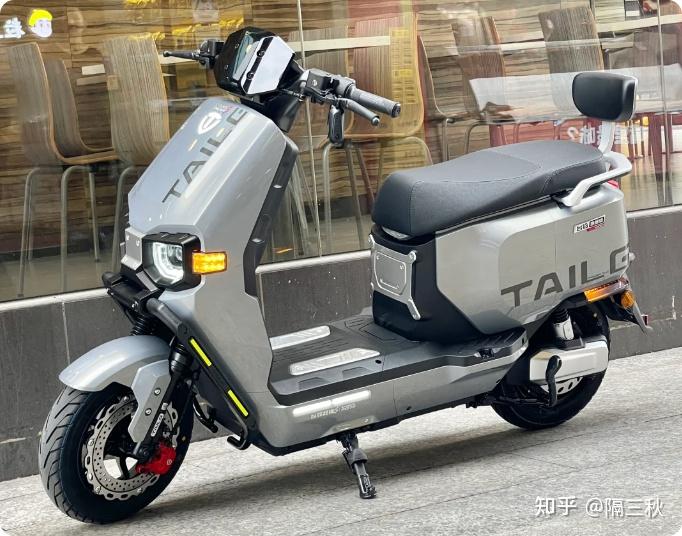 2025电动车推荐（摩托车）选购指南，9月更新 锂电池VS铅酸电池，品牌雅迪、爱玛、台铃推荐/避坑