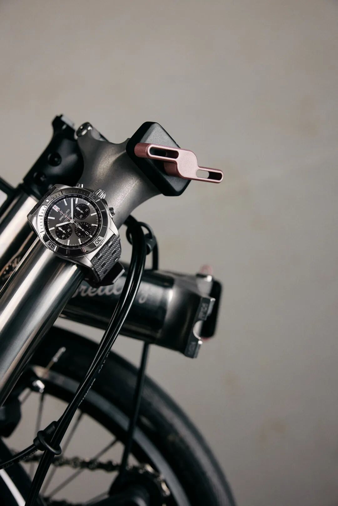 [2024-11-14]BROMPTONBREITLING中国限定联名会发光的小布