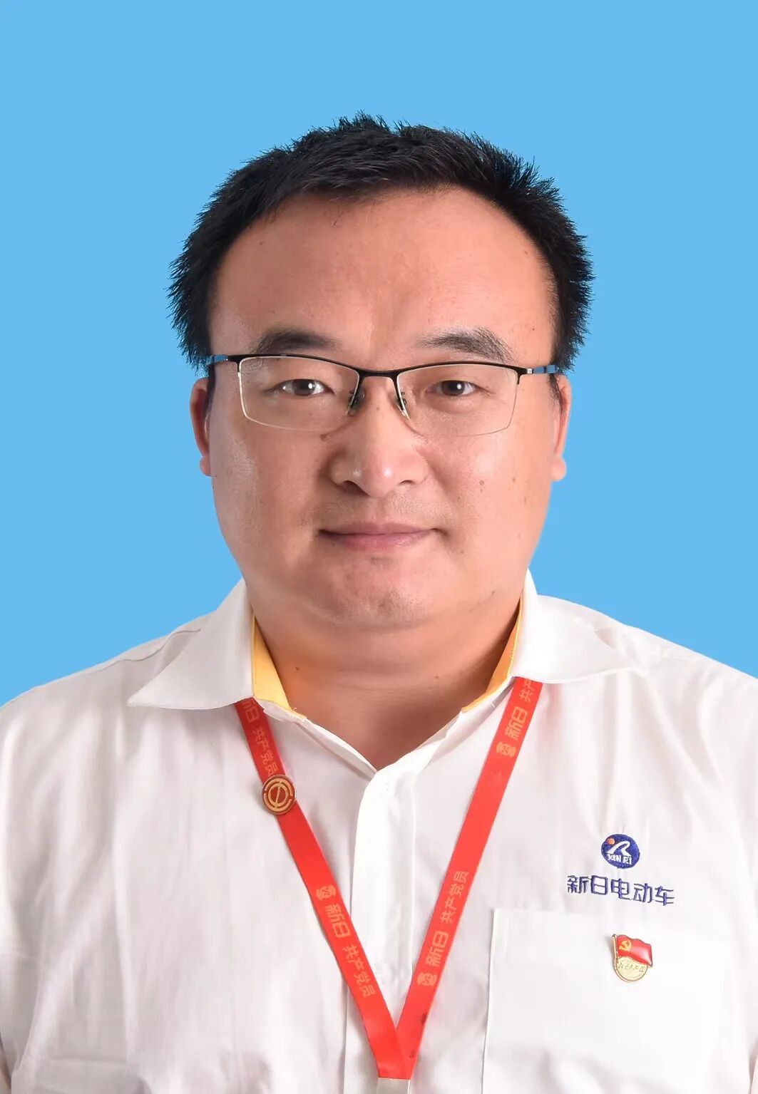 特大喜讯两位新日劳模荣获五一劳动奖章