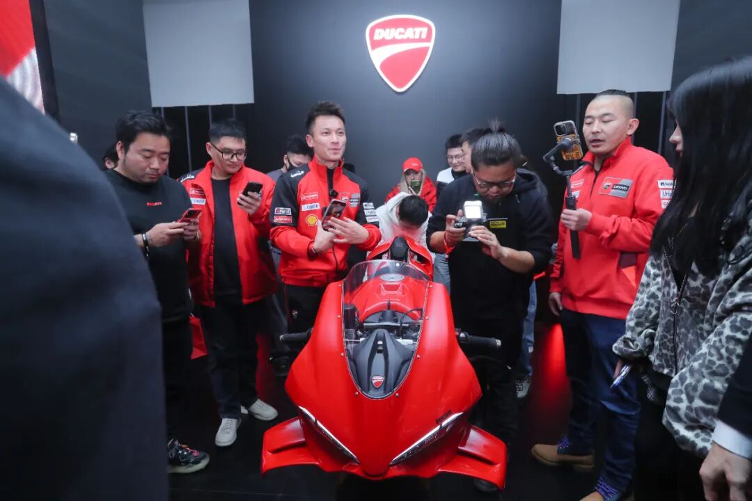 [2024-12-18]境享骑迹杜卡迪品牌之夜燃动启程全新PanigaleV4耀世登场