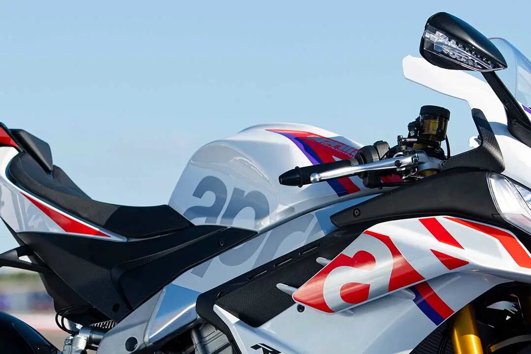 [2023-10-20]驾驭速度之魂ApriliaRSV4FACTORYSPEEDWHITE极速白限