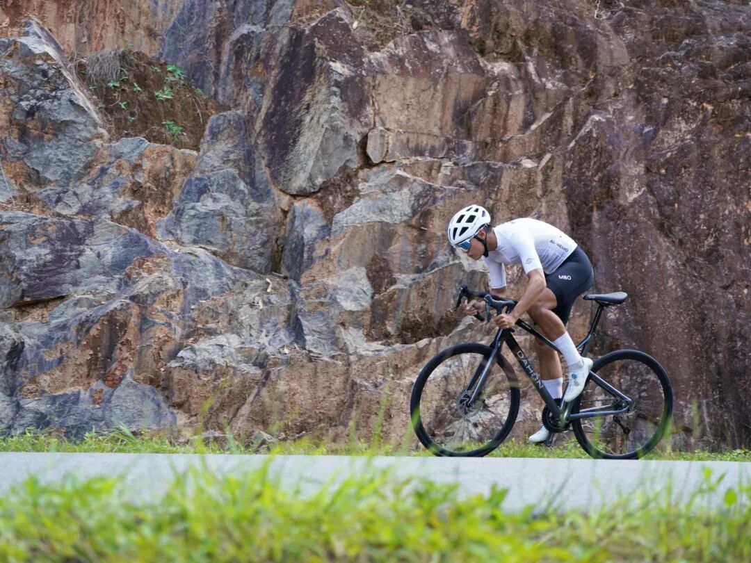 轻驰出发探索新世界DAHON大行公路车Vélodon