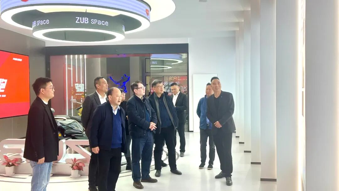 中自协刘素文理事长一行到访五星钻豹展厅以创新为发展根基小猎豹IP营销再获认可