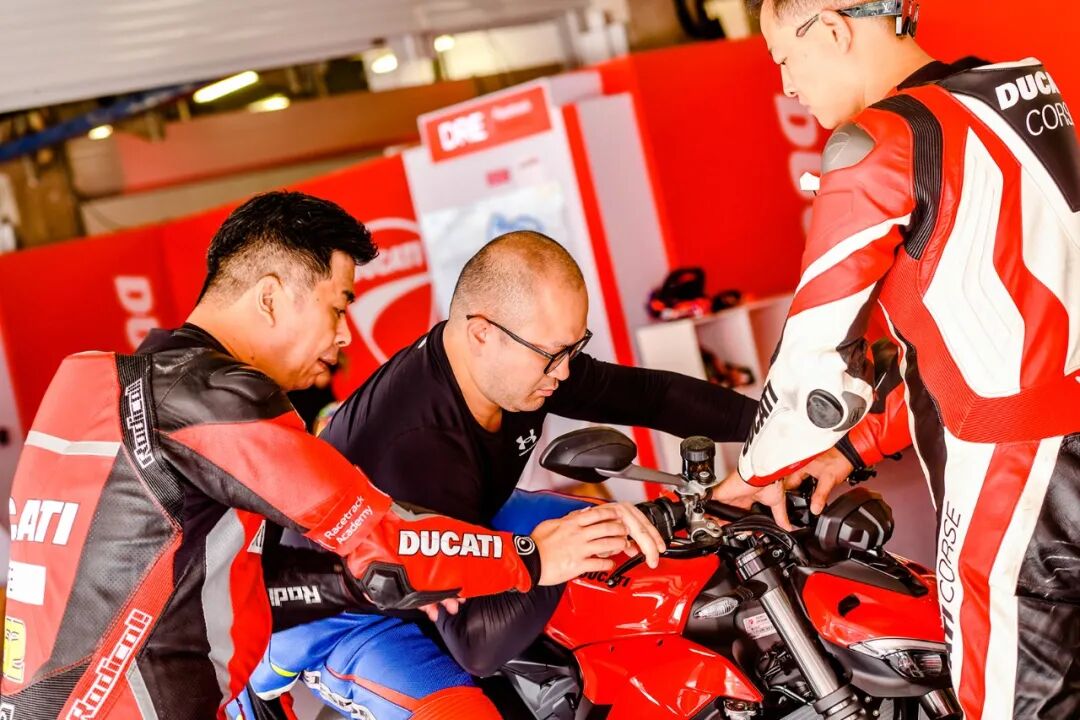 [2024-10-08]与荣耀同行驰骋赛道巅峰