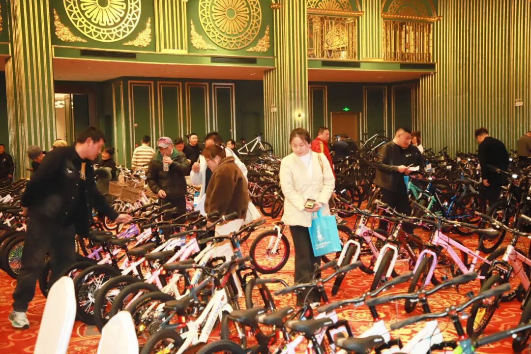 [2025-03-16]飞鸽唱响徽风皖韵2025年新品发布订货会第三站在合肥顺利召开