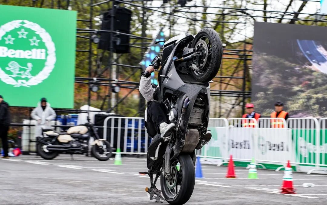 一图回顾2025皖美天柱山车友盛典