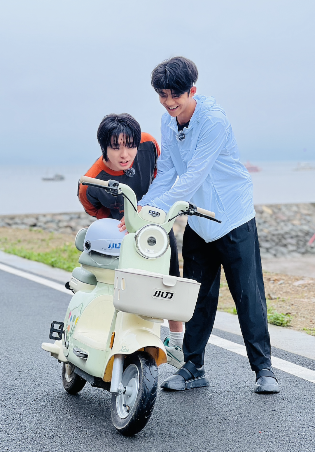 丁真好看又有劲小刀跟我很搭哎