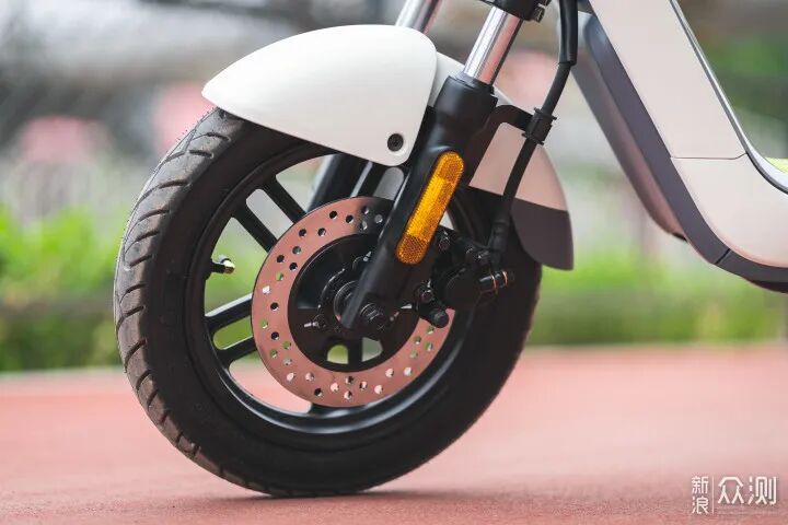 九号电动车C40用智能颠覆你对电动车的认知