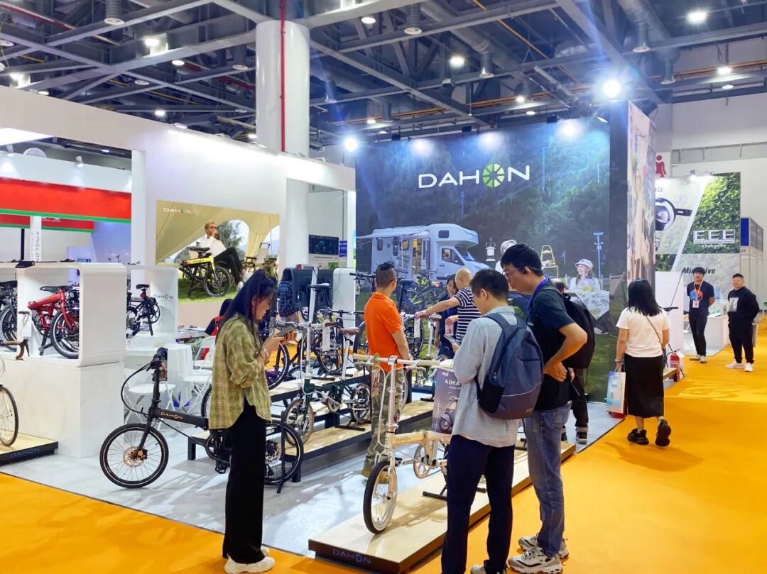 DAHON大行亮相2024浙江展快车道技术引领卓越未来