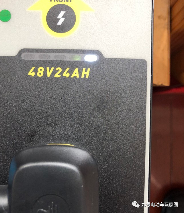 九号电动车顶着风雨C80高负重长距离体验