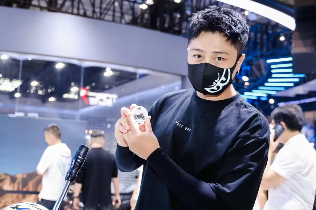 [2025-09-20]快乐解码重庆摩展最上头的打卡点