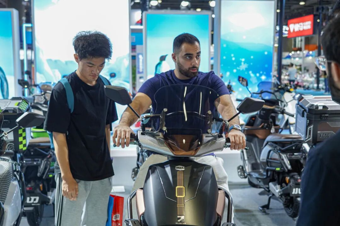 情况属实小刀外卖车被外国市场盯上了