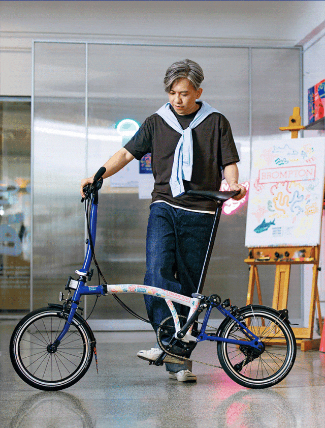 [2025-09-25]我们和涂鸦艺术家共创了一台限量小布