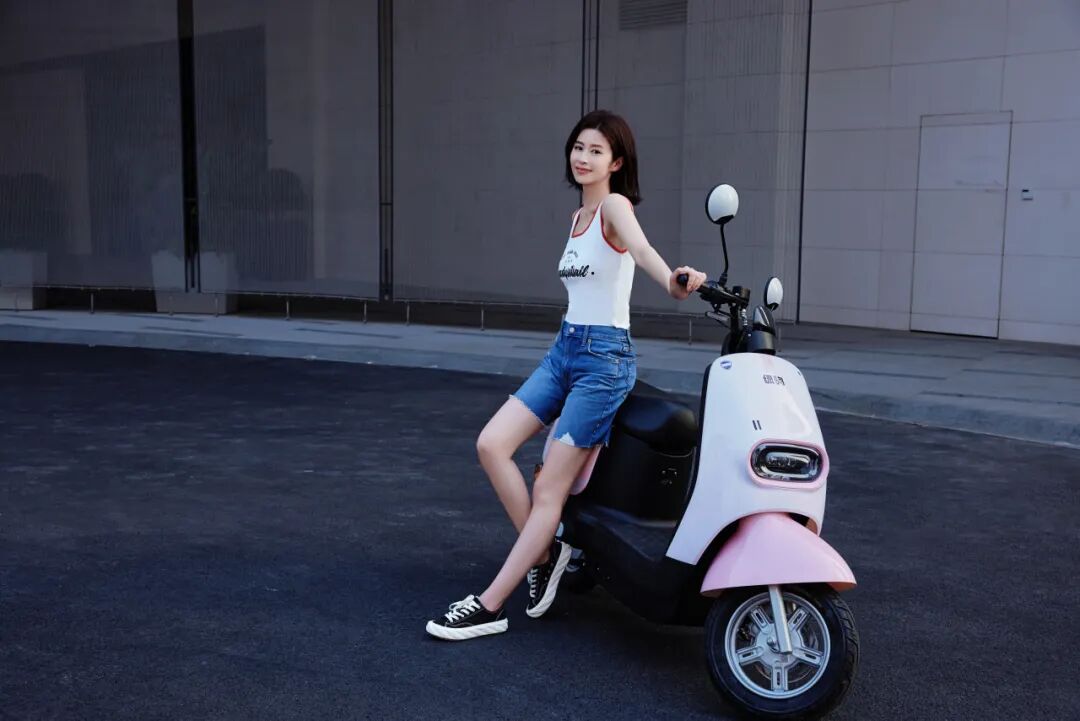 藏不住啦绿驹官宣明星颖儿