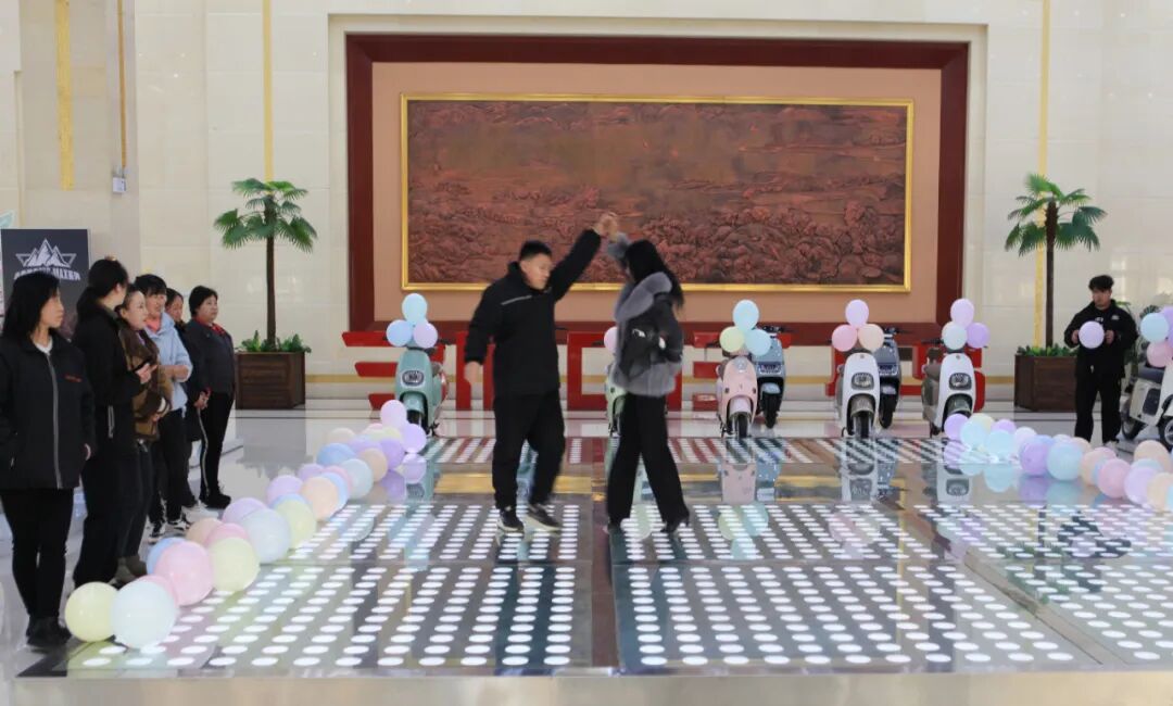 精彩贺厂庆欢喜迎新年