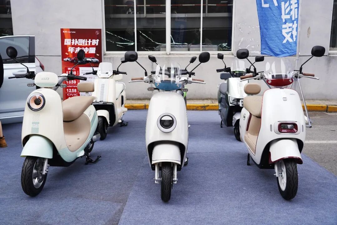 指定首家国际大牌入驻小刀