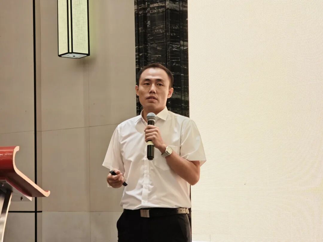 誓夺三季度全胜2025超威营销半年度会议圆满成功吹响百日冲刺号角