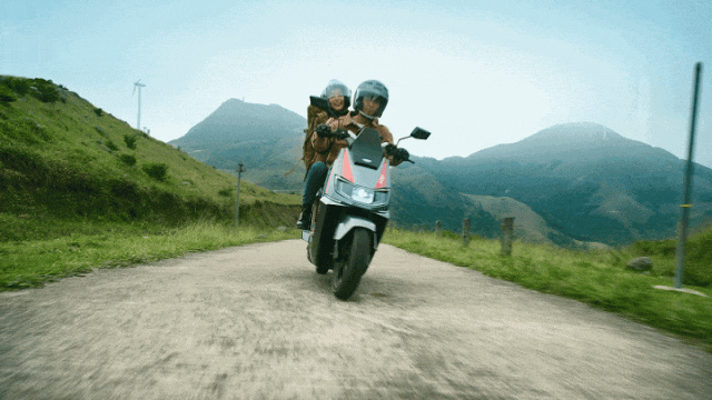 立马V9跨跃山河丨演绎极致操控让全场景出行无边界