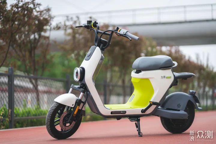 九号电动车C40用智能颠覆你对电动车的认知