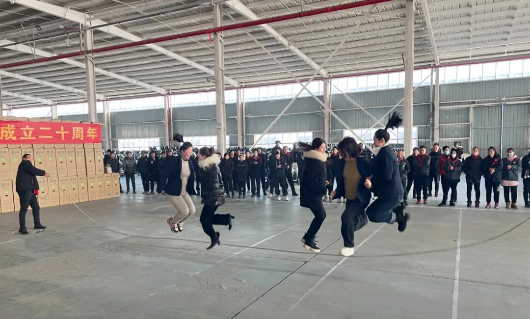 精彩贺厂庆欢喜迎新年