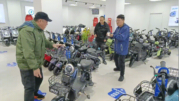 外国顾客都赶来了