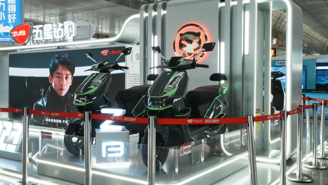 重新定义豪华机甲座驾五星钻豹机甲豹市场热度持续走高实力领跑