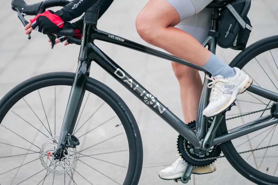 轻驰出发探索新世界DAHON大行公路车Vélodon