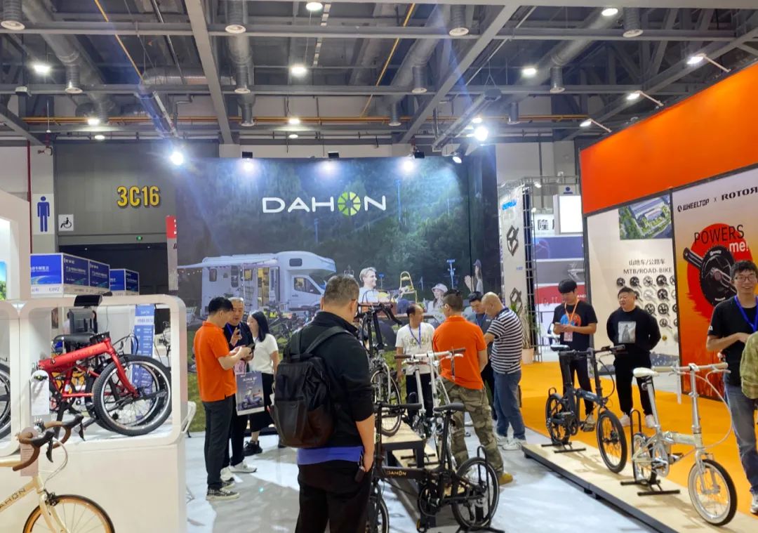 DAHON大行亮相2024浙江展快车道技术引领卓越未来