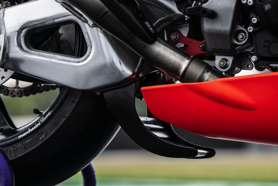 [2022-11-12]巅峰王者230匹的骄傲ApriliaRSV4XTrenta