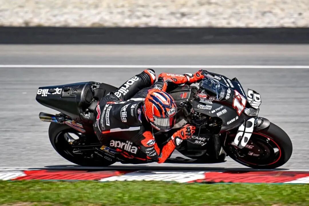 [2023-02-13]MotoGP马来西亚测试Aprilia车队开启2023新征程