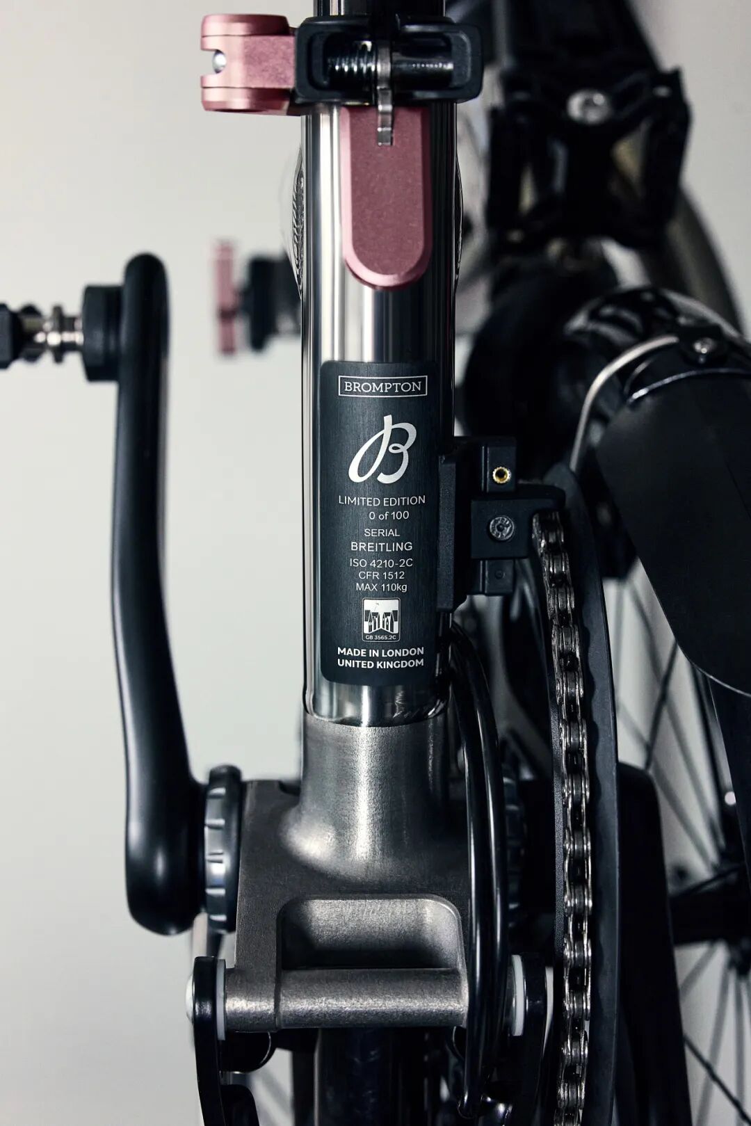 [2024-11-14]BROMPTONBREITLING中国限定联名会发光的小布