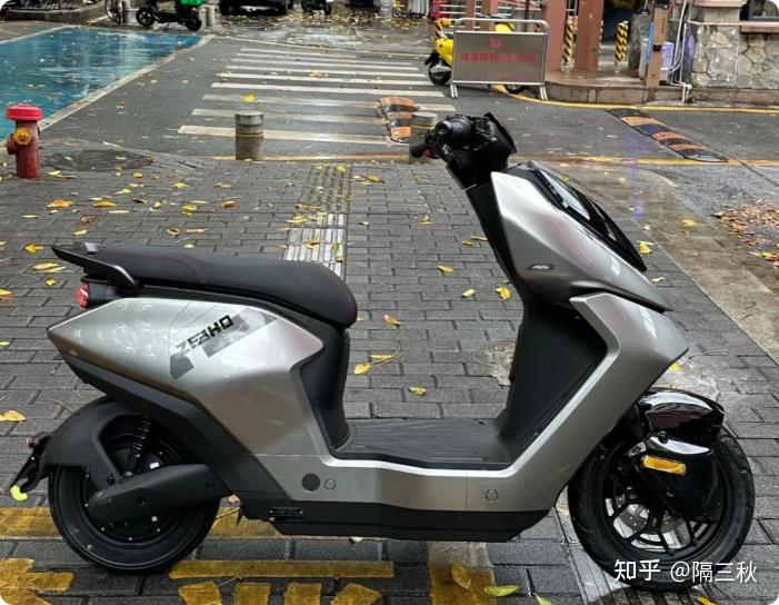 2025电动车推荐选购 9月更新（新国标）雅迪，爱玛，台铃，九号，小牛等品牌推荐，锂电池和铅酸电池怎么选