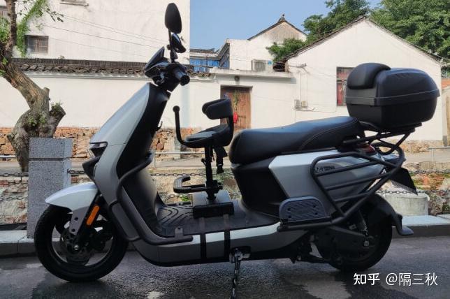 2025电动车推荐（摩托车）选购指南，9月更新 锂电池VS铅酸电池，品牌雅迪、爱玛、台铃推荐/避坑