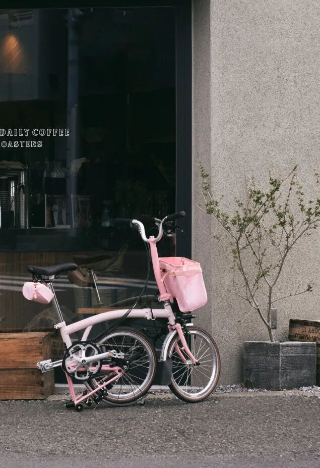 [2024-02-29]BROMPTON推出限定樱花粉骑它去赏花