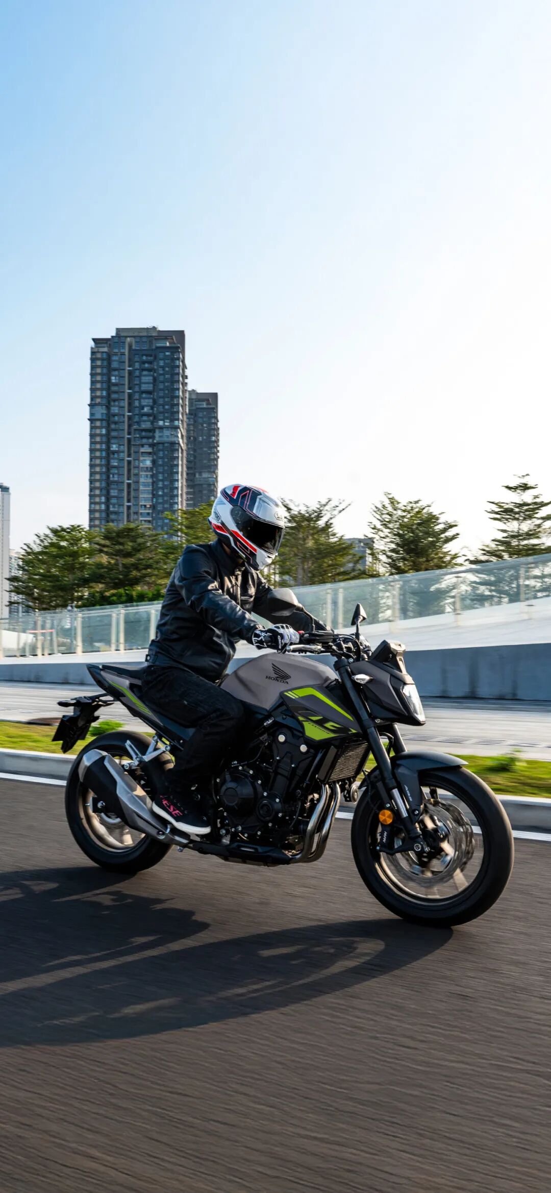 [2025-07-30]Honda日历八月引擎轰鸣夏风作伴