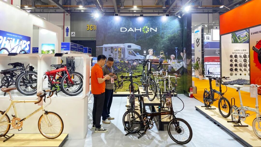 DAHON大行亮相2024浙江展快车道技术引领卓越未来