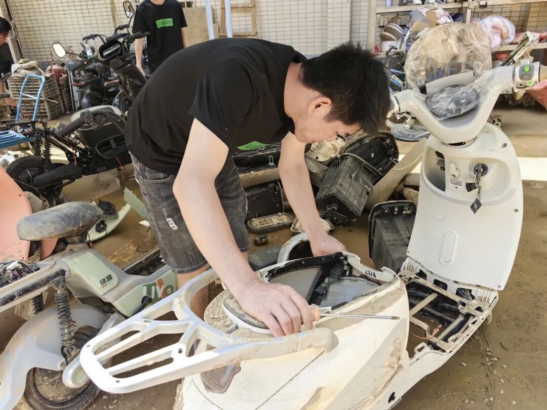 绿源风雨中的责任担当与家文化力量