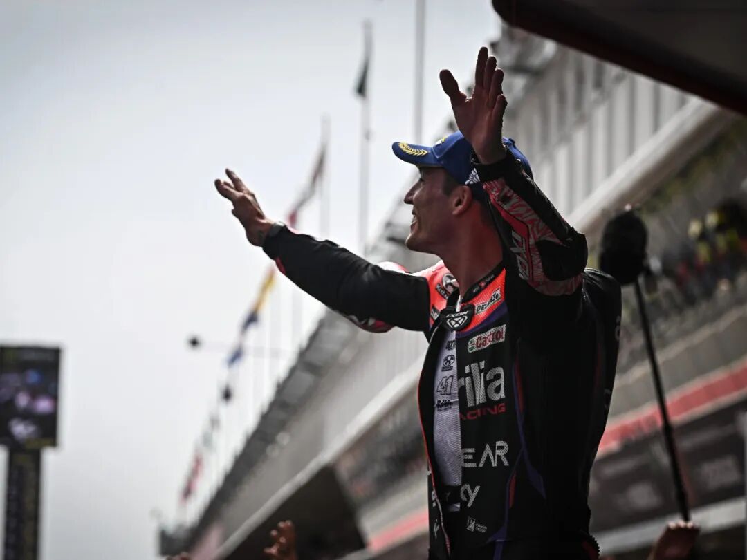 [2023-09-04]Aprilia在巴塞罗那创造历史Aleix和Maverick包揽冠亚军