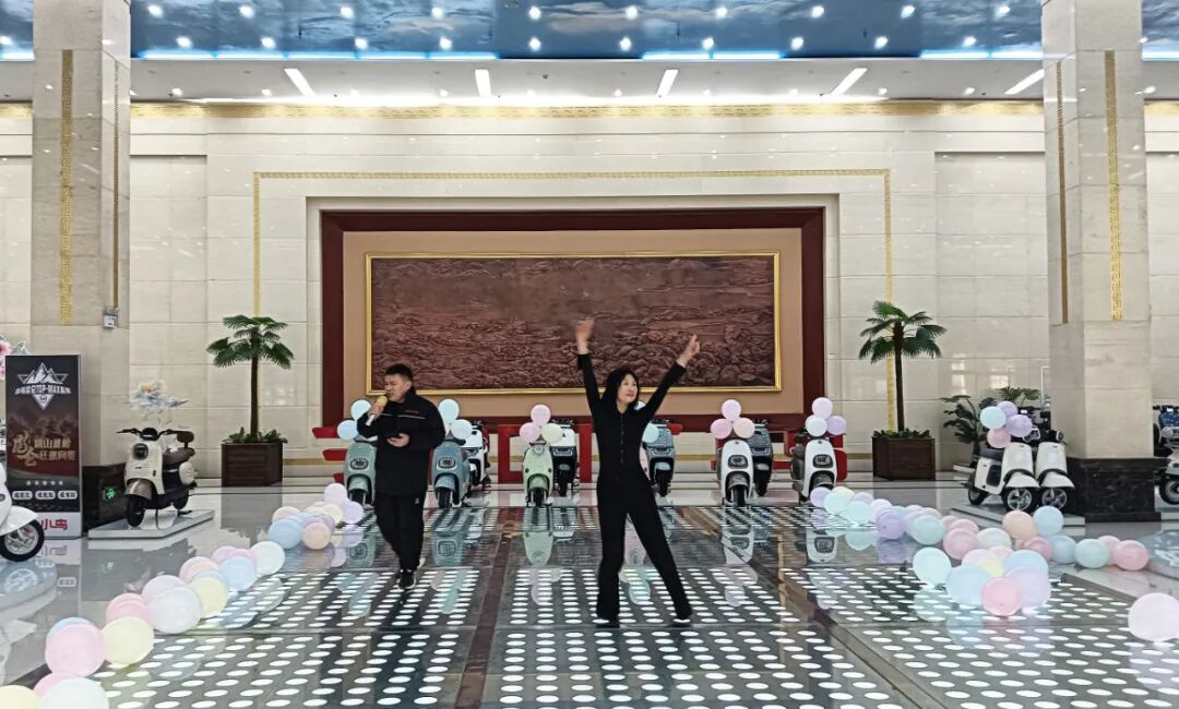 精彩贺厂庆欢喜迎新年