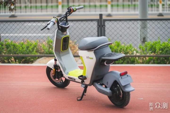 九号电动车C40用智能颠覆你对电动车的认知