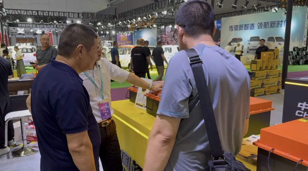 安全锂电超威智造超威携尖端锂电池技术成果与整体解决方案亮相2025济南展