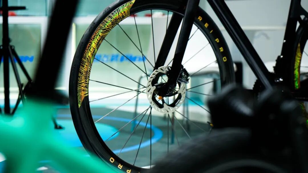 [2024-12-31]飞鸽旗下高端运动品牌斯普瑞克sprick亮相津洽会