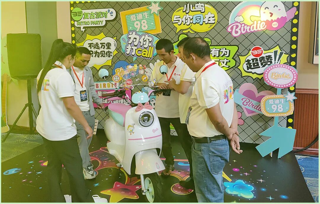 大美小鸟耕云西南