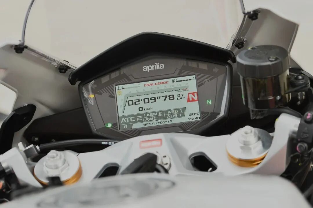 [2023-06-24]专属涂装性能套件加持ApriliaRS660Extrema特别版