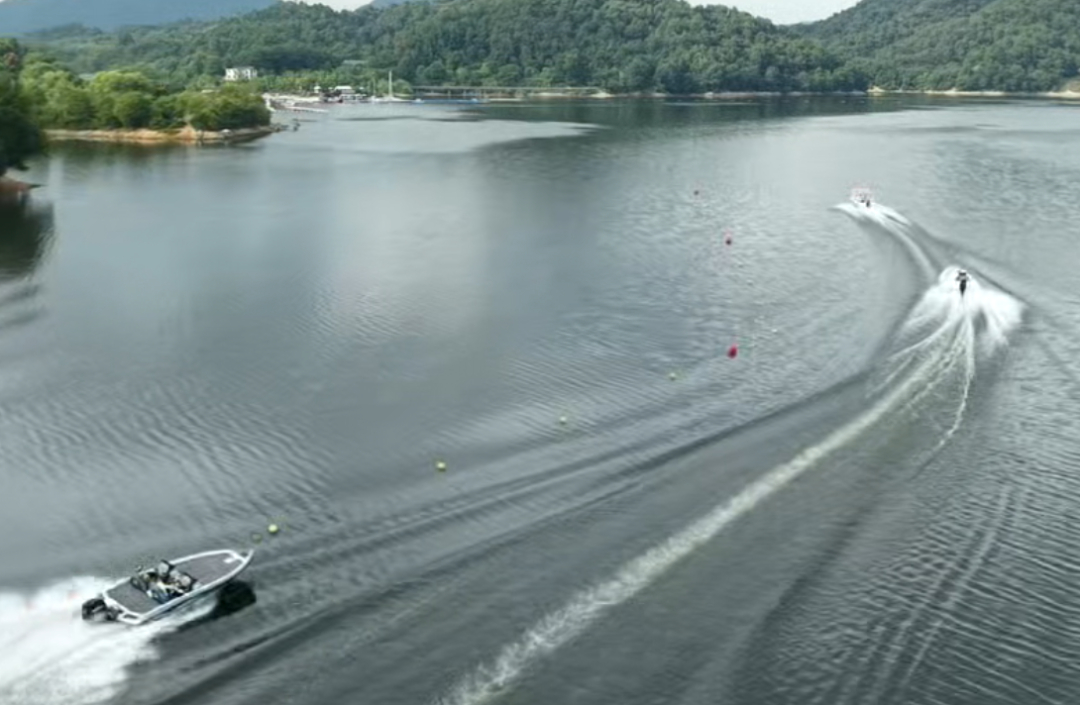 [2025-09-30]助力内陆水域旅游发展2025铃木船外机内陆市场产品试驾推荐会