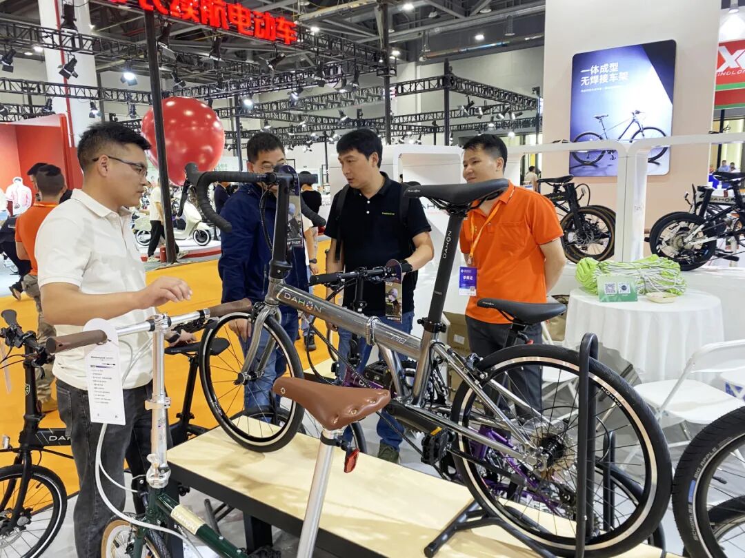 DAHON大行亮相2024浙江展快车道技术引领卓越未来