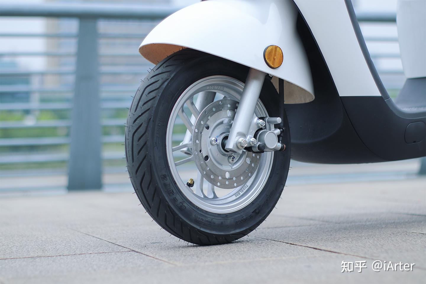 能否在新国标下解决通勤焦虑？雅迪冠能2.0 DM6电动车深度体验